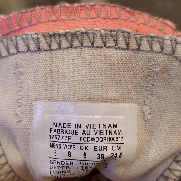 Converse Chuck Taylor All Star Low Top Sneaker - Picture 8 of 9